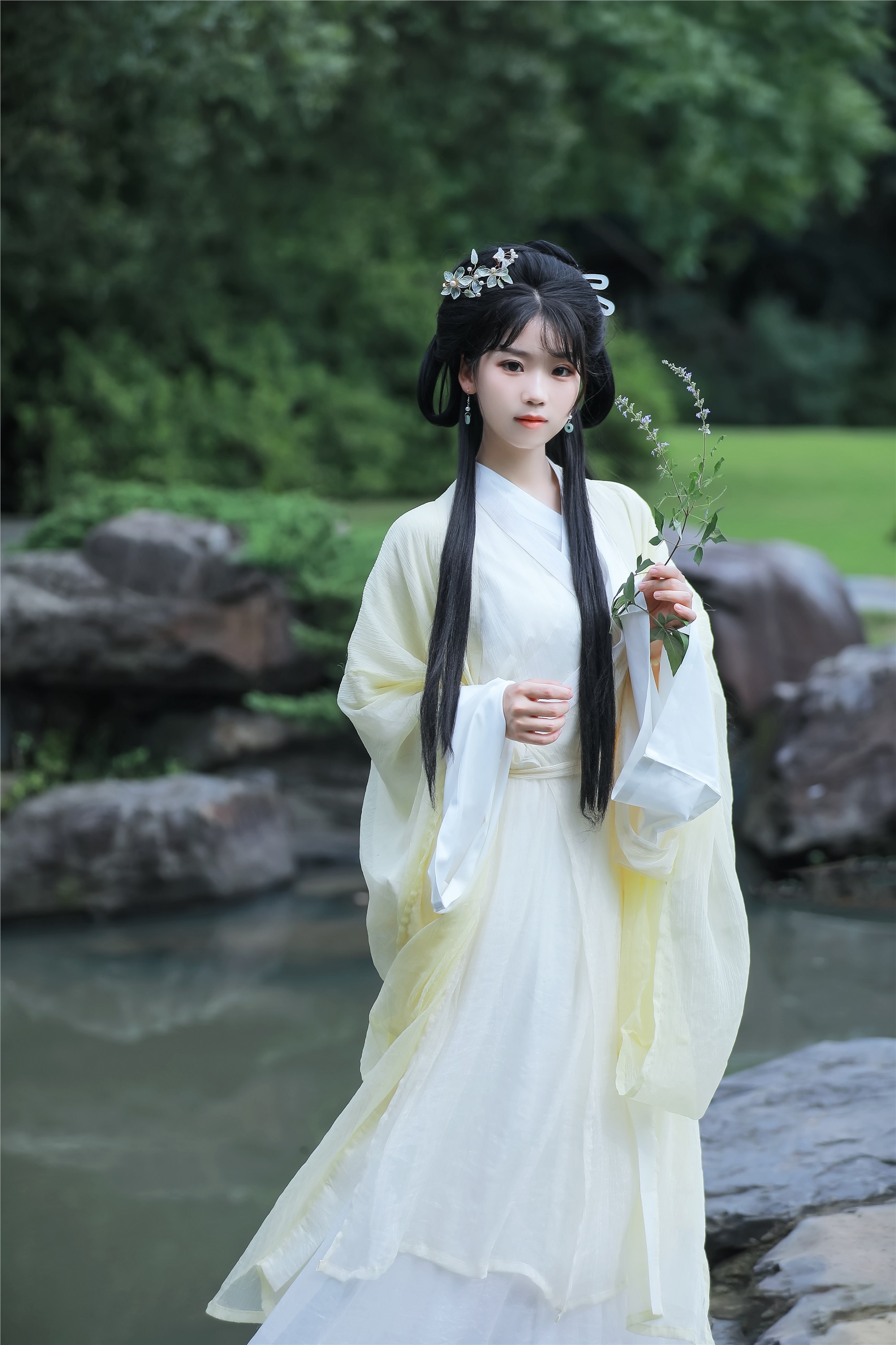 YITUYU艺图语 2025.01.20 关山渡 周周Ay